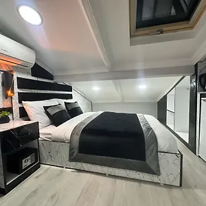 Taksim Larissa ** Istanbul
